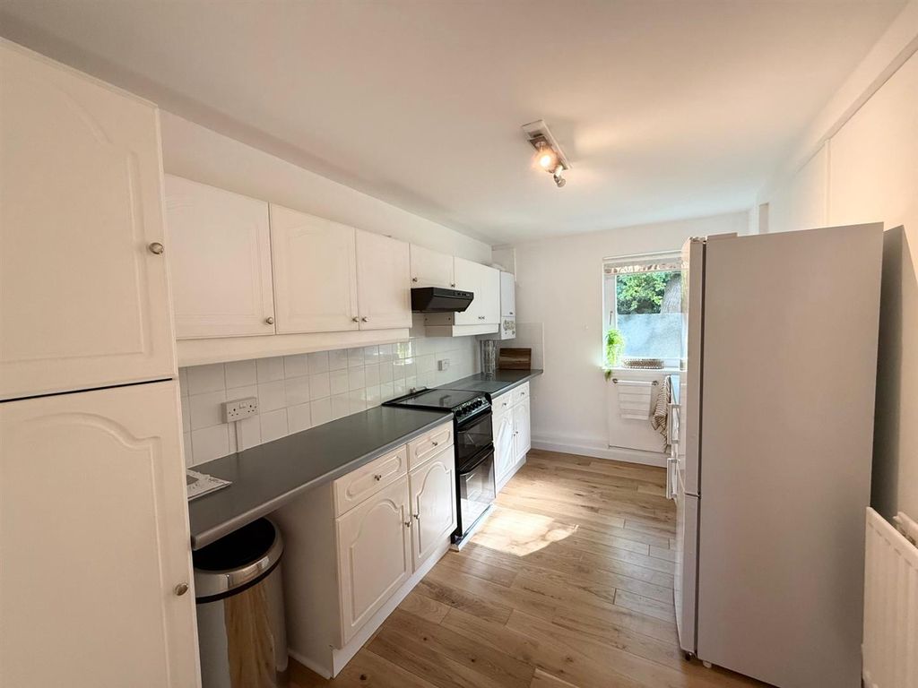 Property photo 3 of 6 Kitchen.Jpg