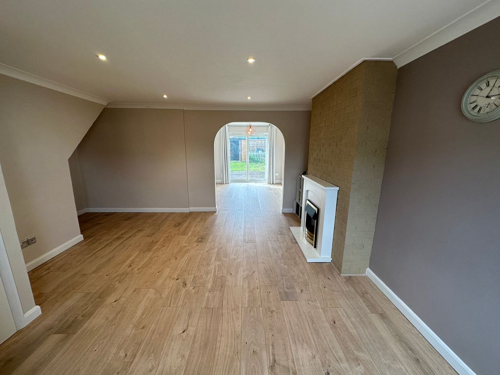 Property photo 3 of 12 Image