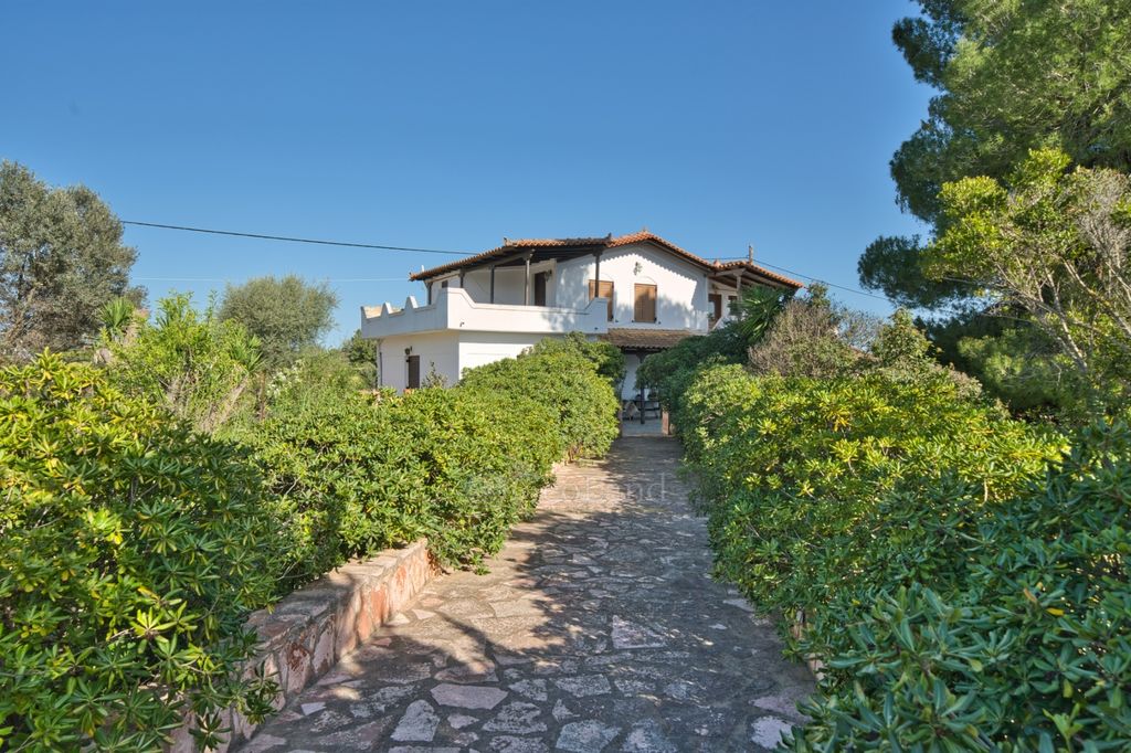 Property photo 1 of 40