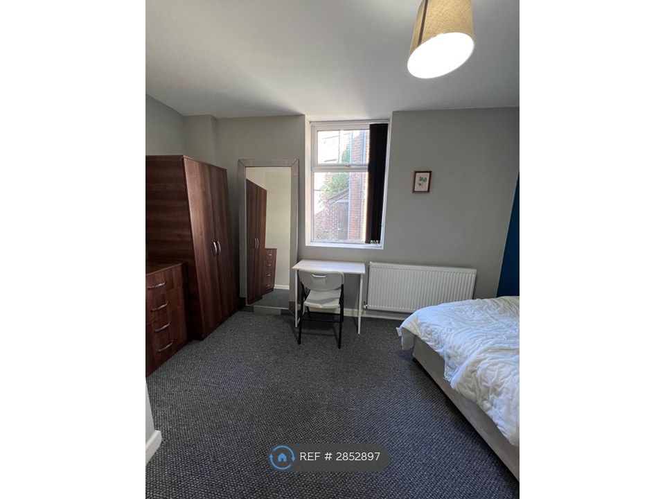 Property photo 2 of 8