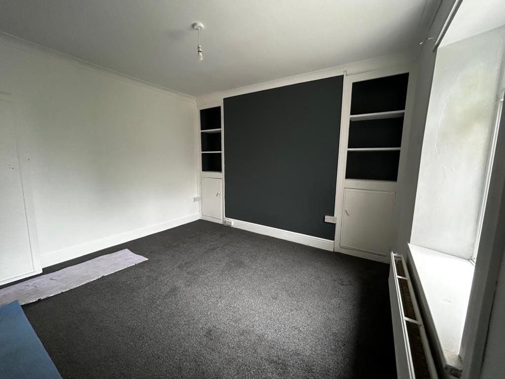 Property photo 3 of 7 Dining Room