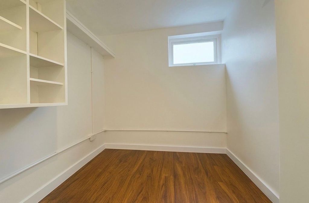 Property photo 2 of 4 Gallery