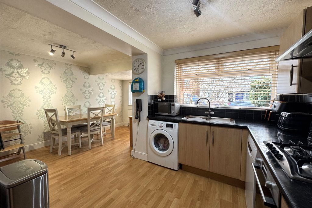 Property photo 2 of 15 Picture No. 21