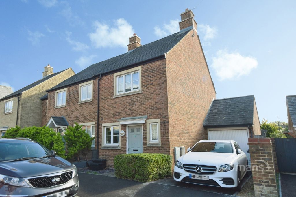 Property photo 1 of 14 Hayburn Road