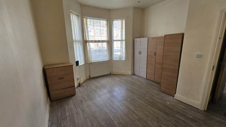 Property photo 2 of 5