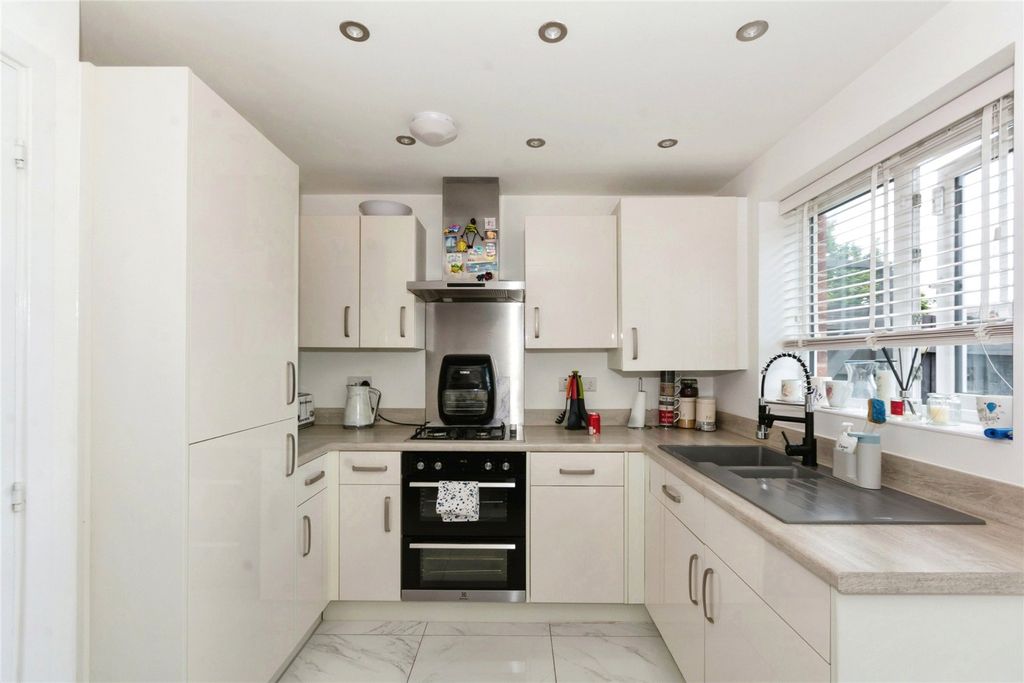 Property photo 2 of 17 Picture No. 03