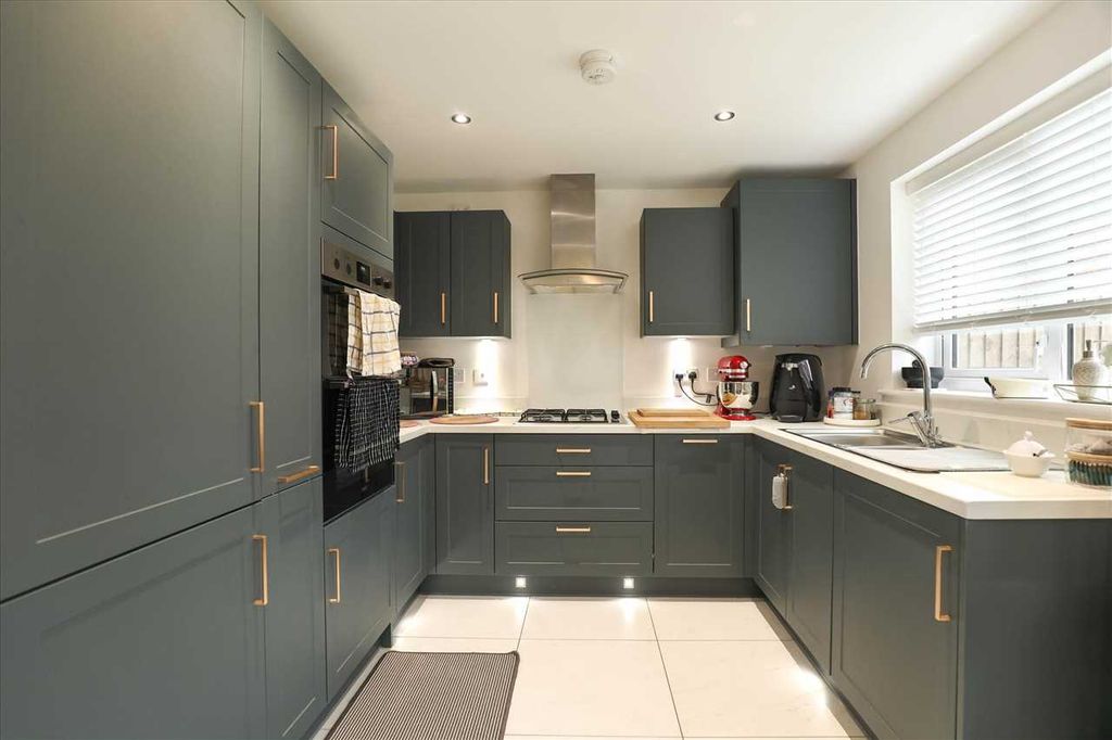 Property photo 2 of 17 Kitchen/Diner