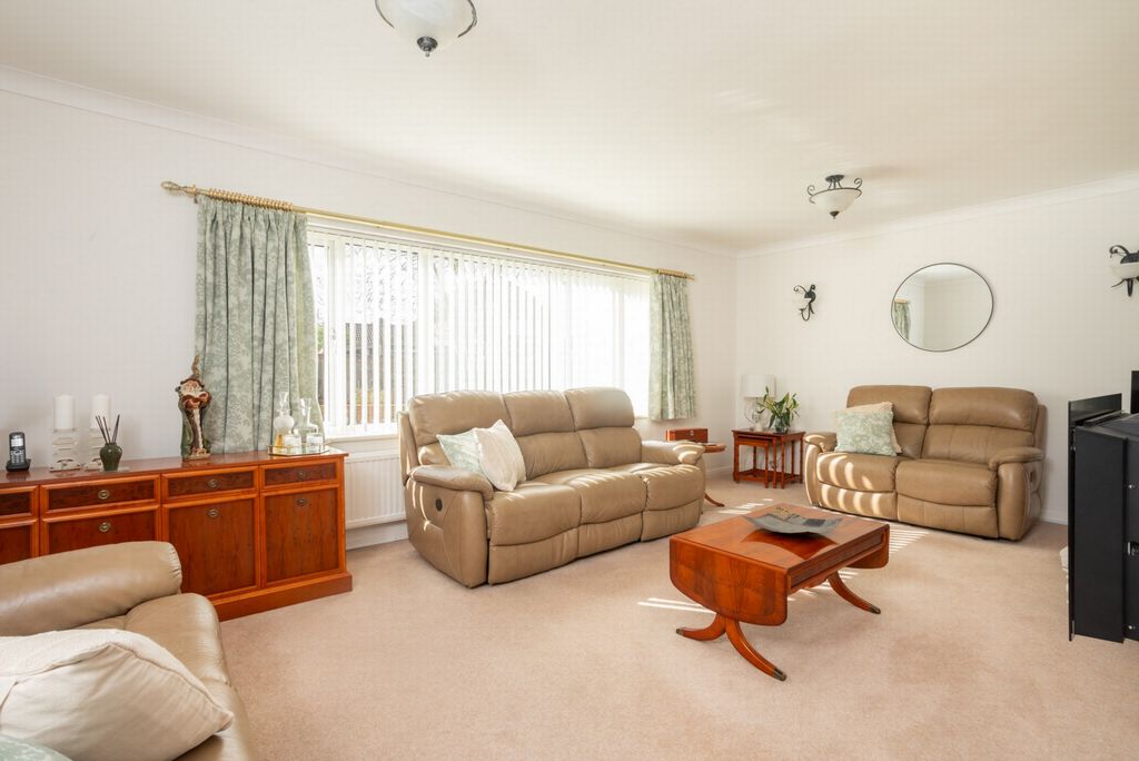 Property photo 3 of 25 Sitting Room