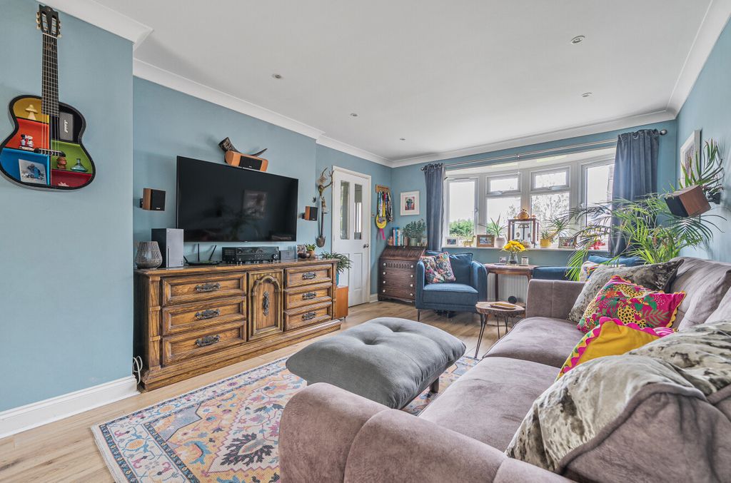 Property photo 2 of 13 1370219-24-68Ef7F...