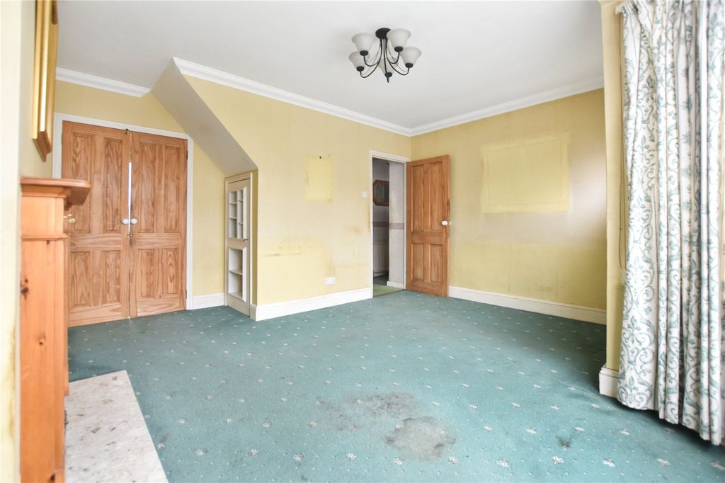 Property photo 2 of 15 Living Room