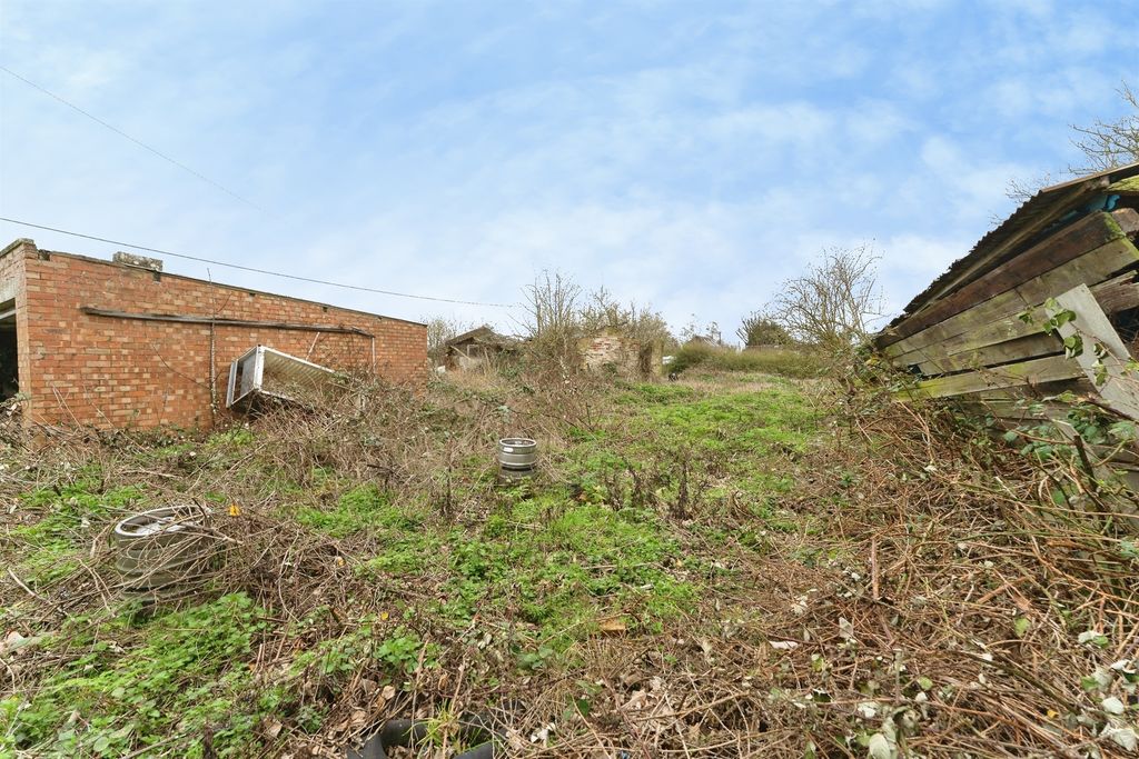 Property photo 2 of 17