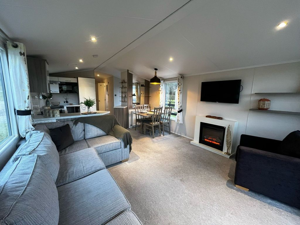 Property photo 1 of 4 Wild Rose - Atlas-Style-55645