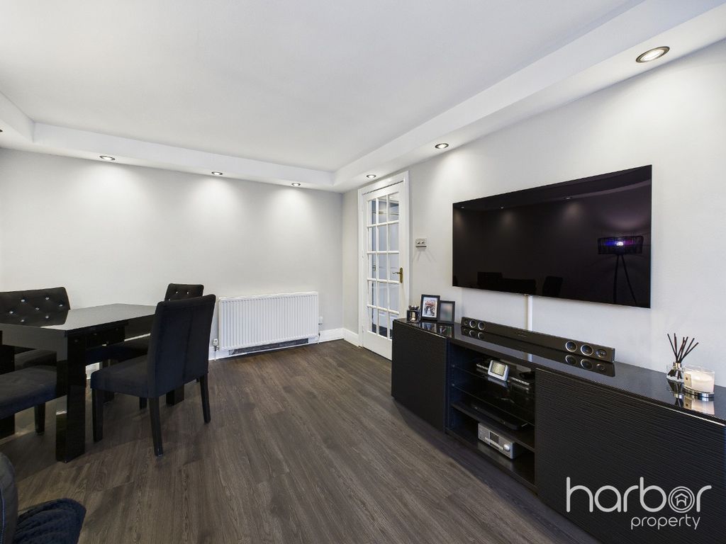 Property photo 3 of 15 4732545