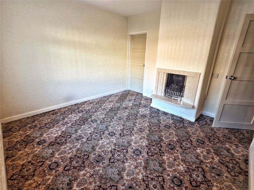 Property photo 2 of 11 Living Room