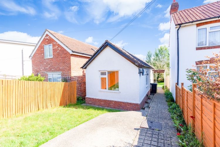Property photo 1 of 6 189405