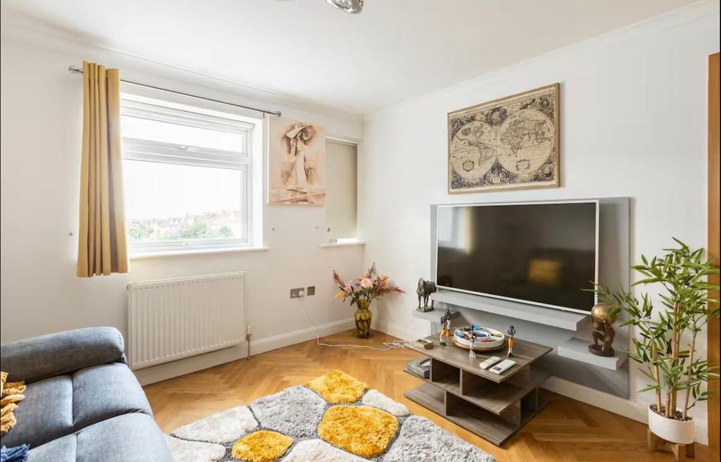 Property photo 3 of 20