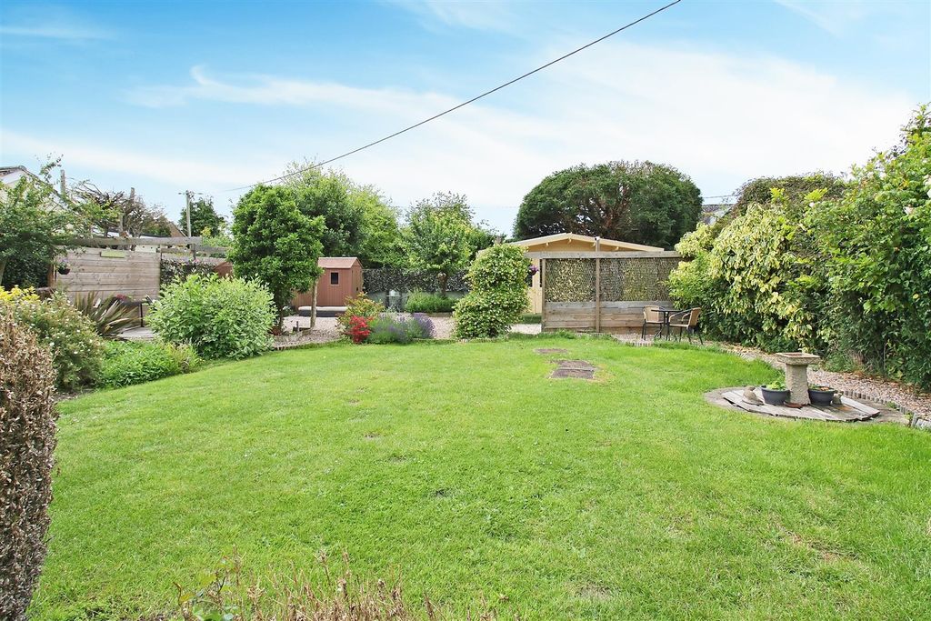 Property photo 2 of 17 Hill View Garden Ph14.Jpg