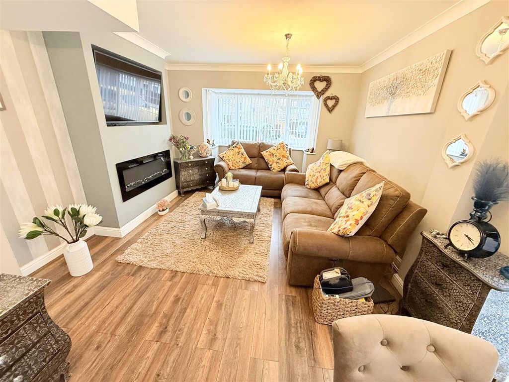 Property photo 2 of 10 Open Plan Lounge/Dining Room