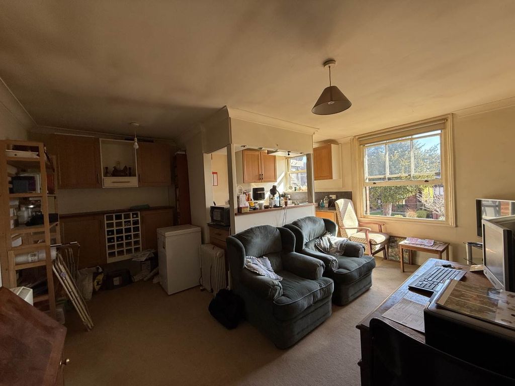 Property photo 2 of 13 Img_3027