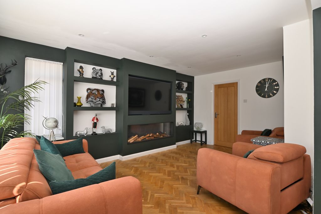 Property photo 2 of 11 Living Area