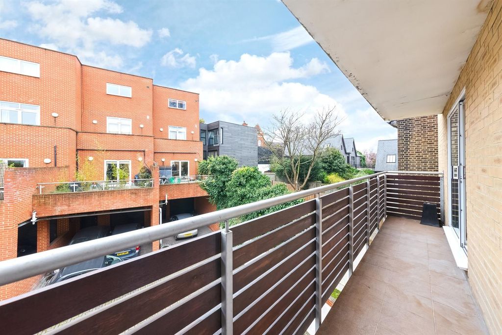 Property photo 2 of 11