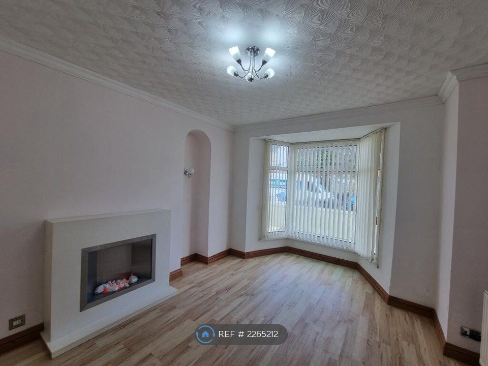 Property photo 2 of 17 Front Living Room