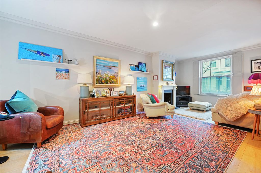 Property photo 3 of 12 Reception