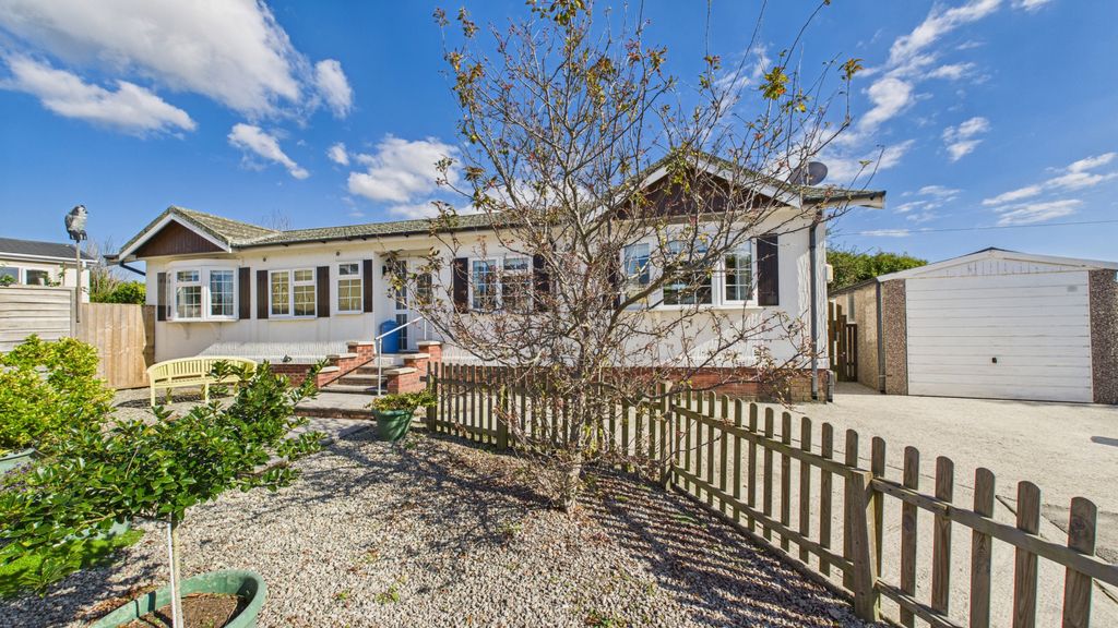 Property photo 1 of 12 2 Bedroom Park Home For Sale