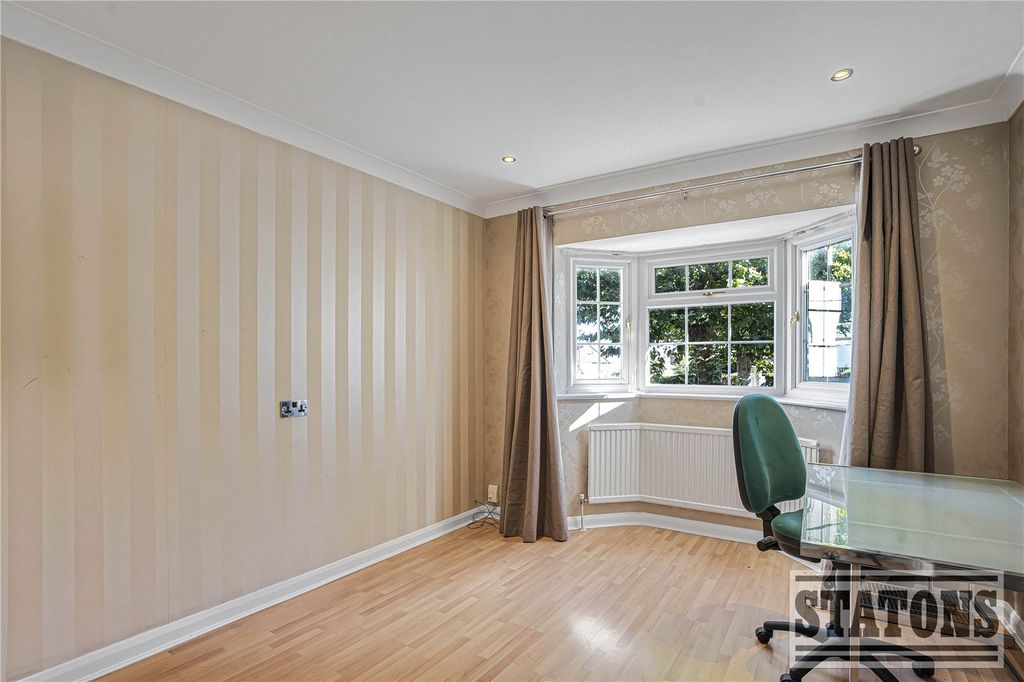 Property photo 3 of 28 Picture No. 03