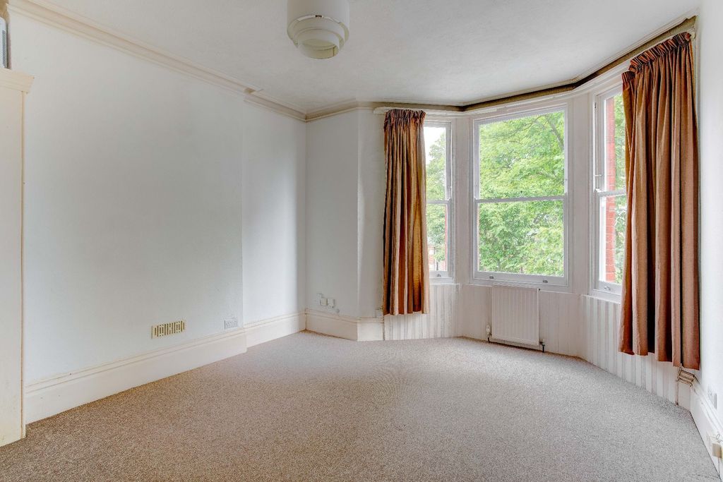 Property photo 3 of 10