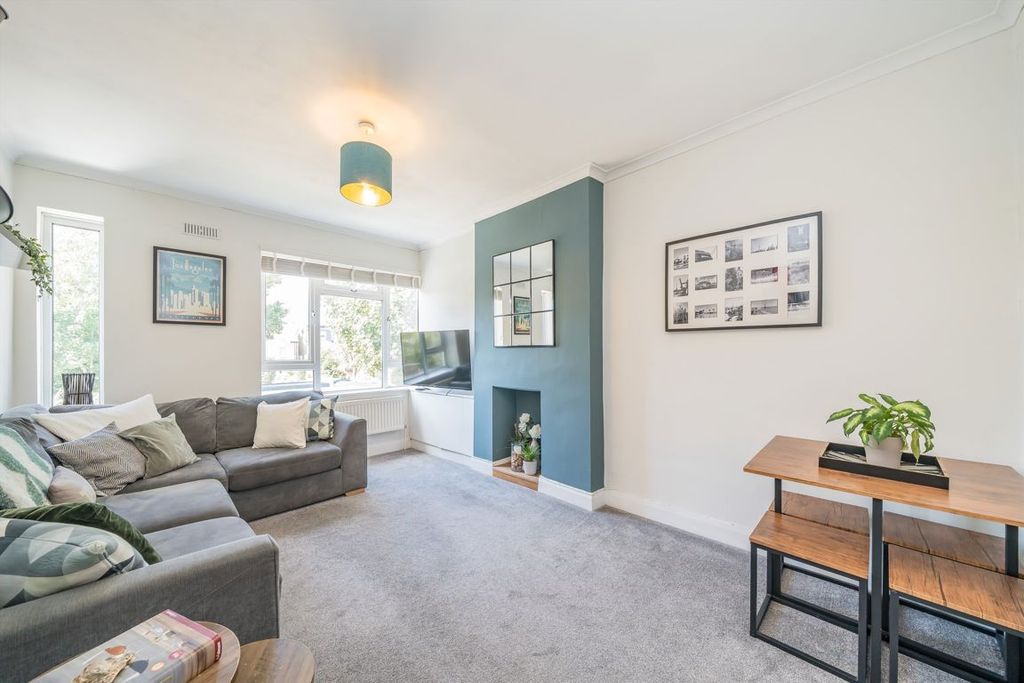Property photo 1 of 5