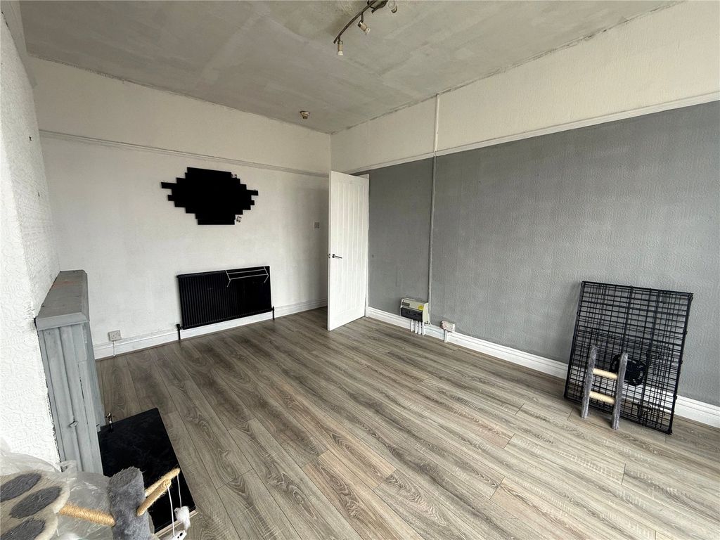 Property photo 3 of 8 Picture No. 08