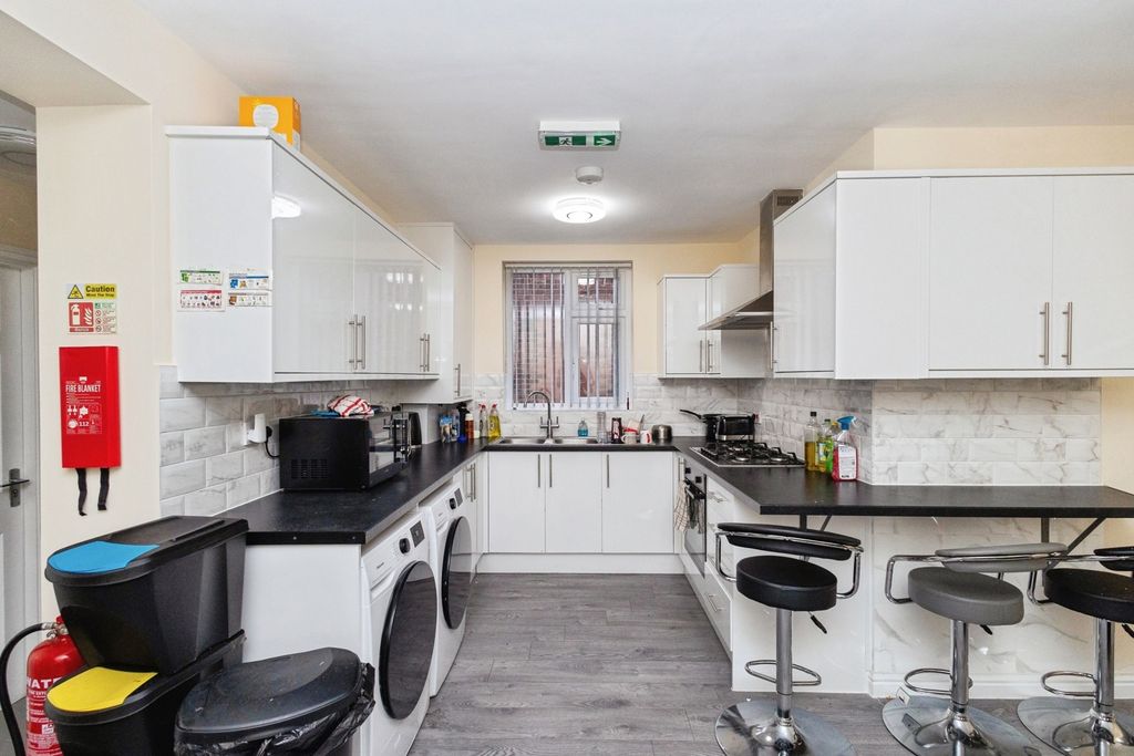 Property photo 2 of 20 Pbox-Img.Jpg