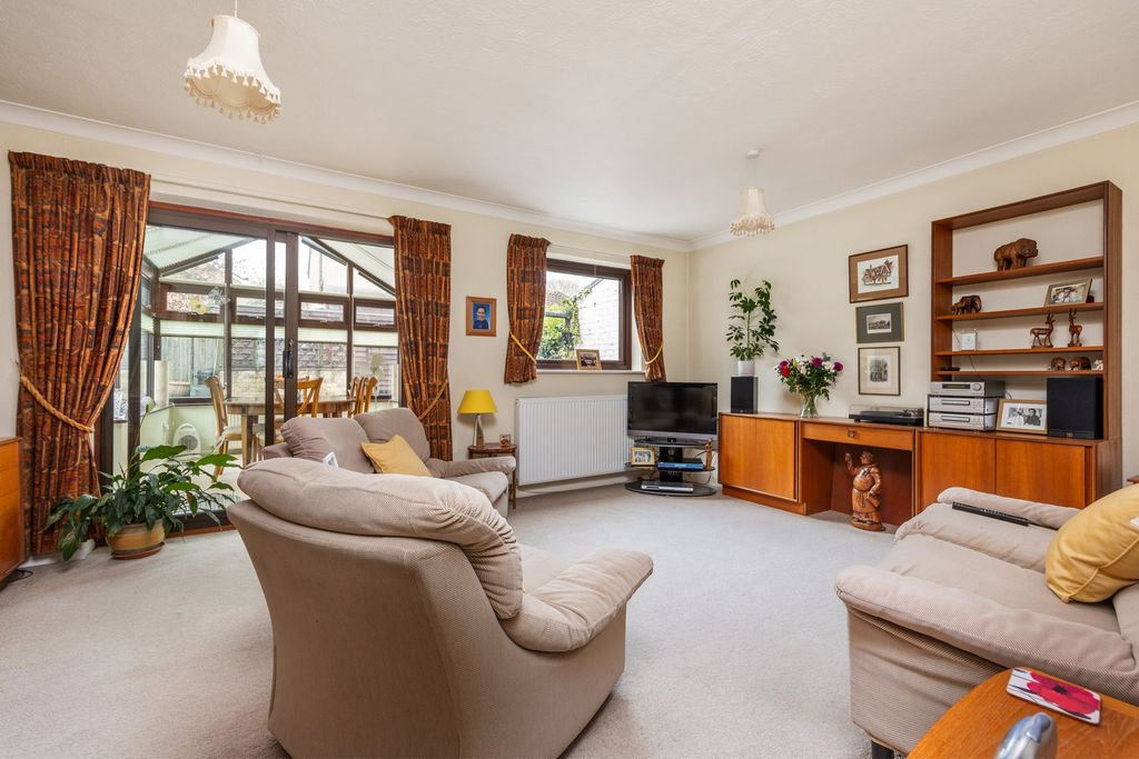 Property photo 3 of 9