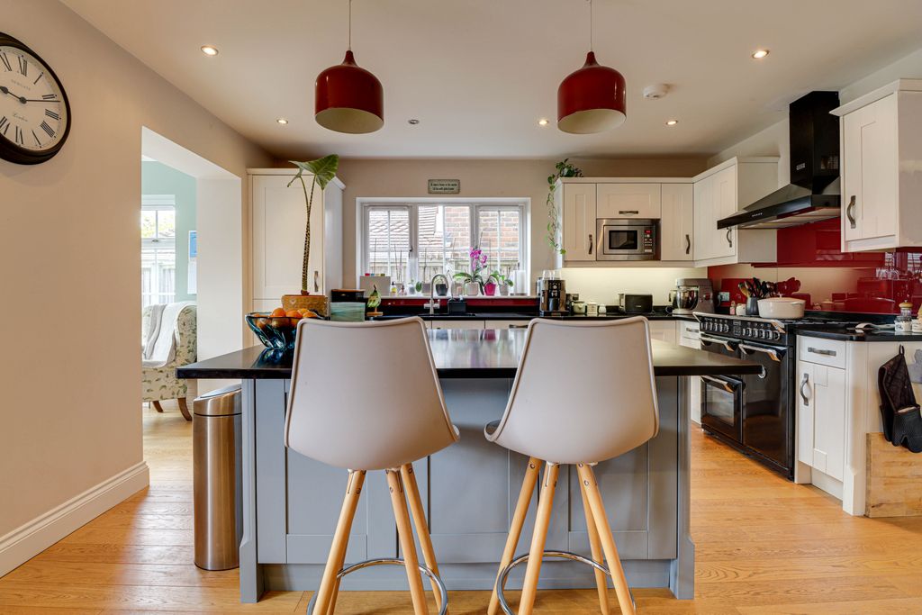 Property photo 3 of 26 Kitchen