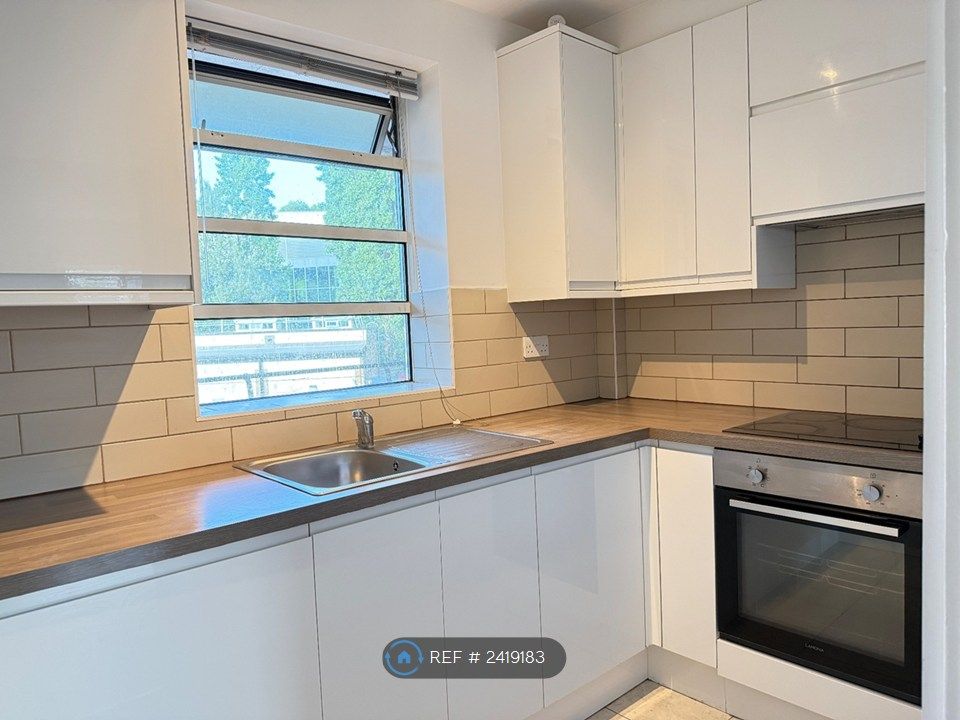 Property photo 2 of 8 Kitchen