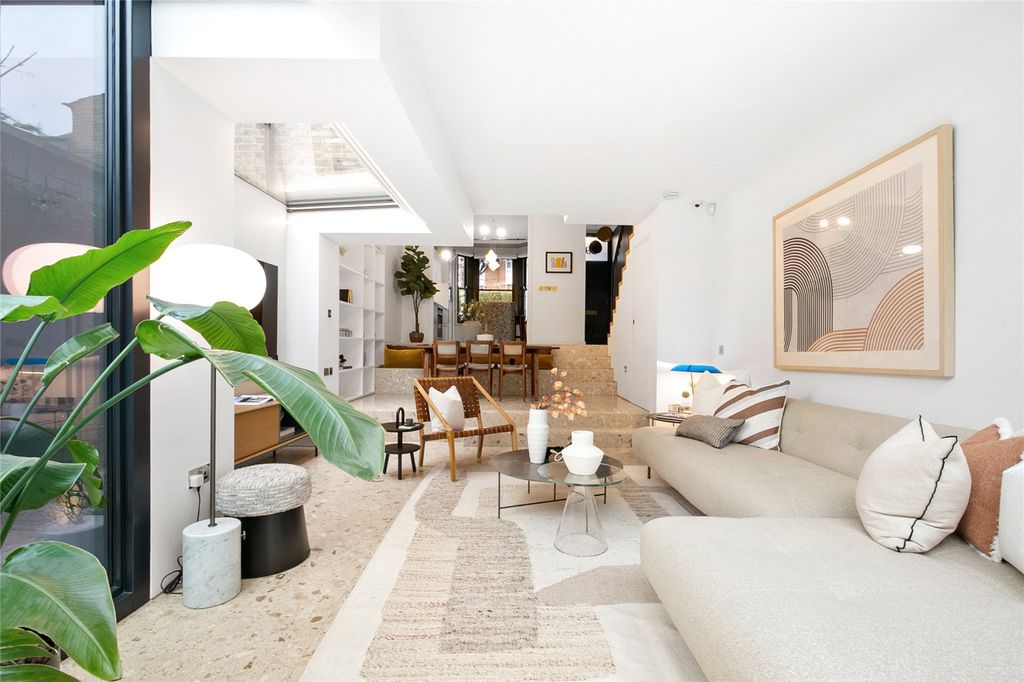 Property photo 2 of 22 Reception Room