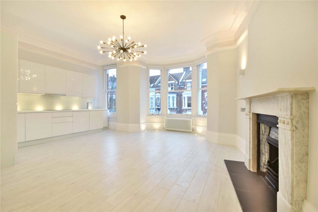 Property photo 3 of 14 Picture No. 07