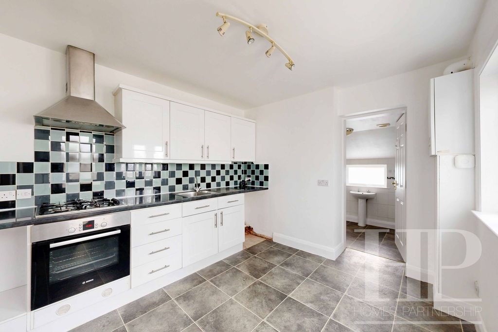 Property photo 3 of 13