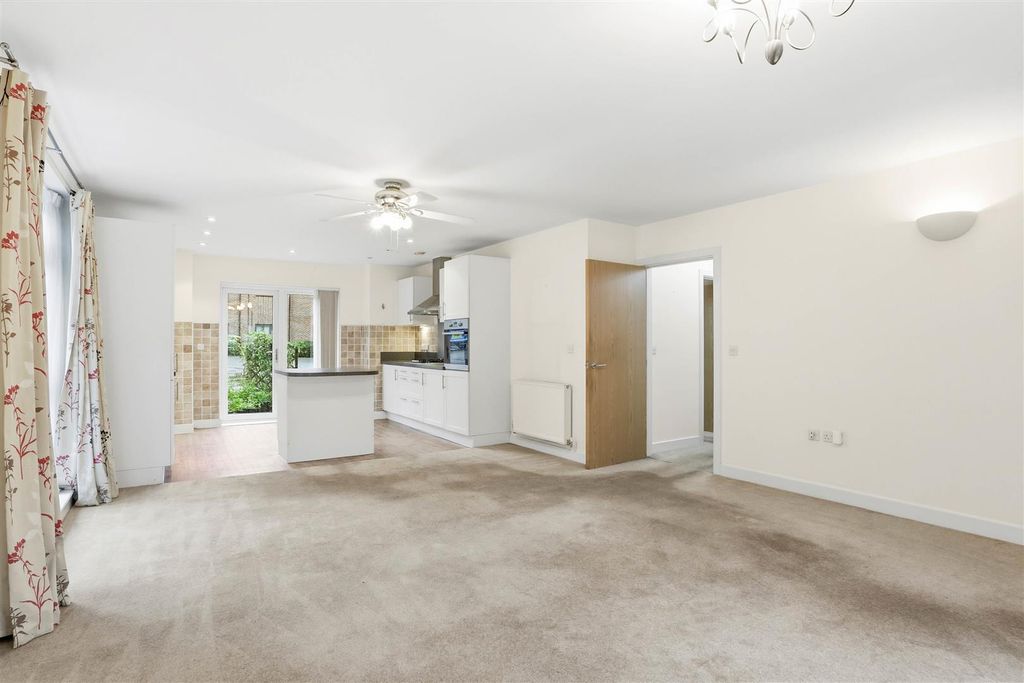 Property photo 2 of 16 1581979516 - 7.Jpg