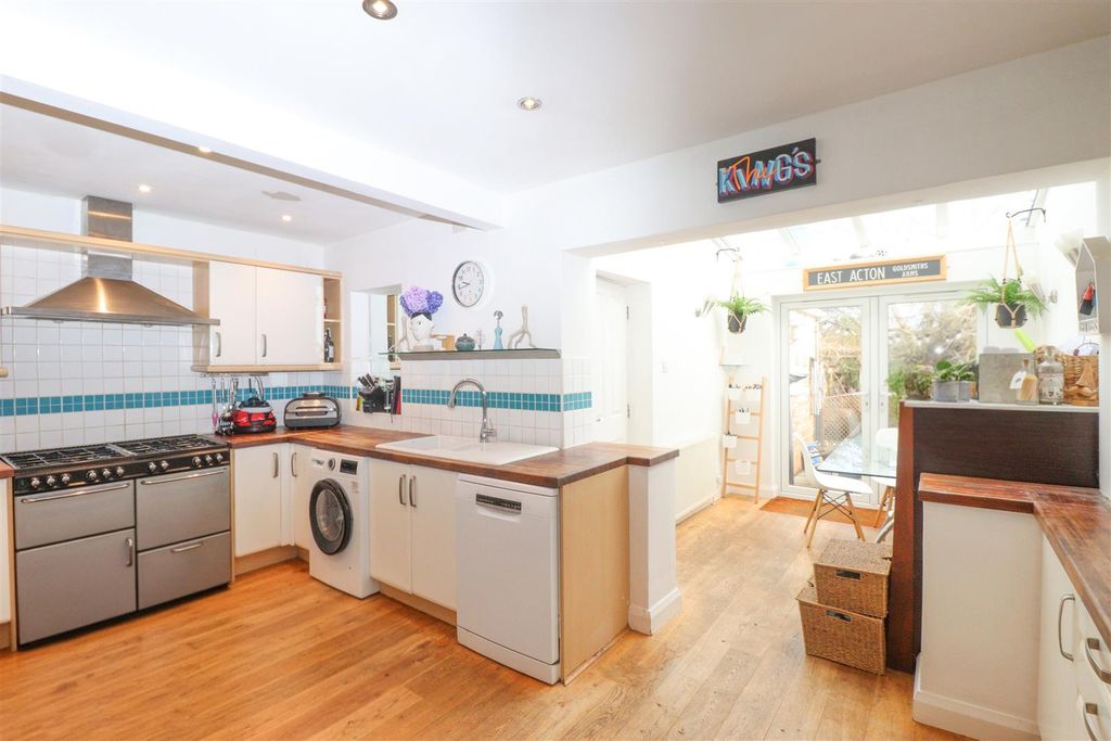 Property photo 3 of 16 Kitchen/Dining Room