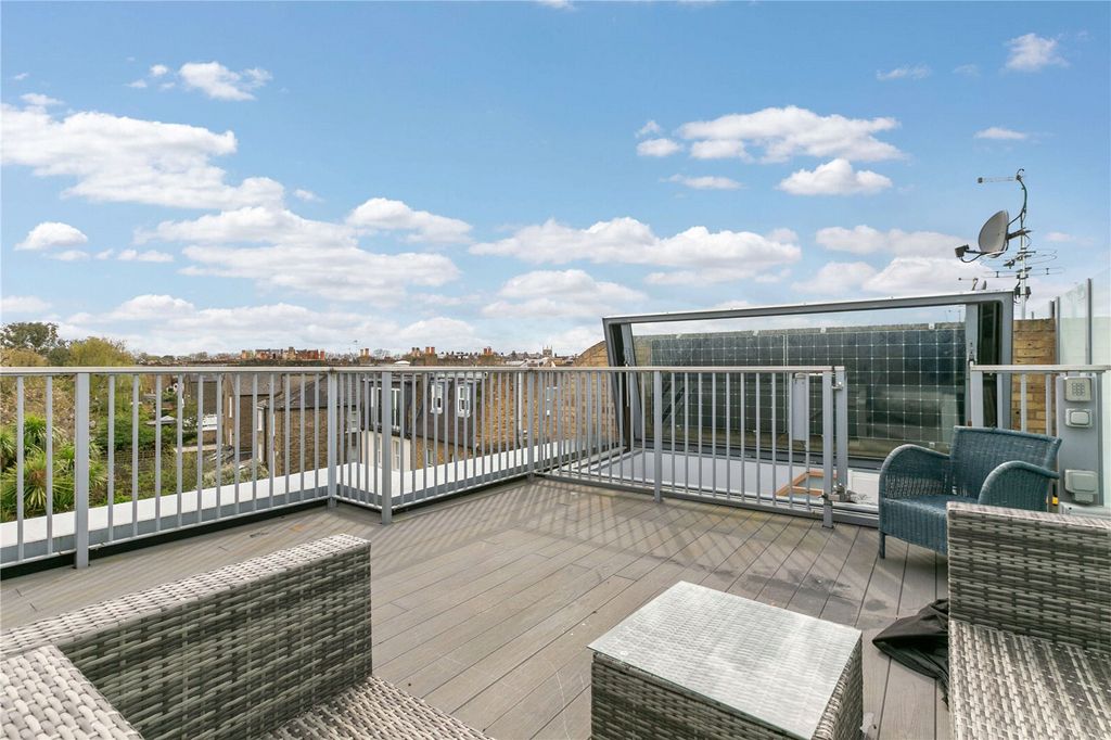 Property photo 3 of 16 Picture No. 19