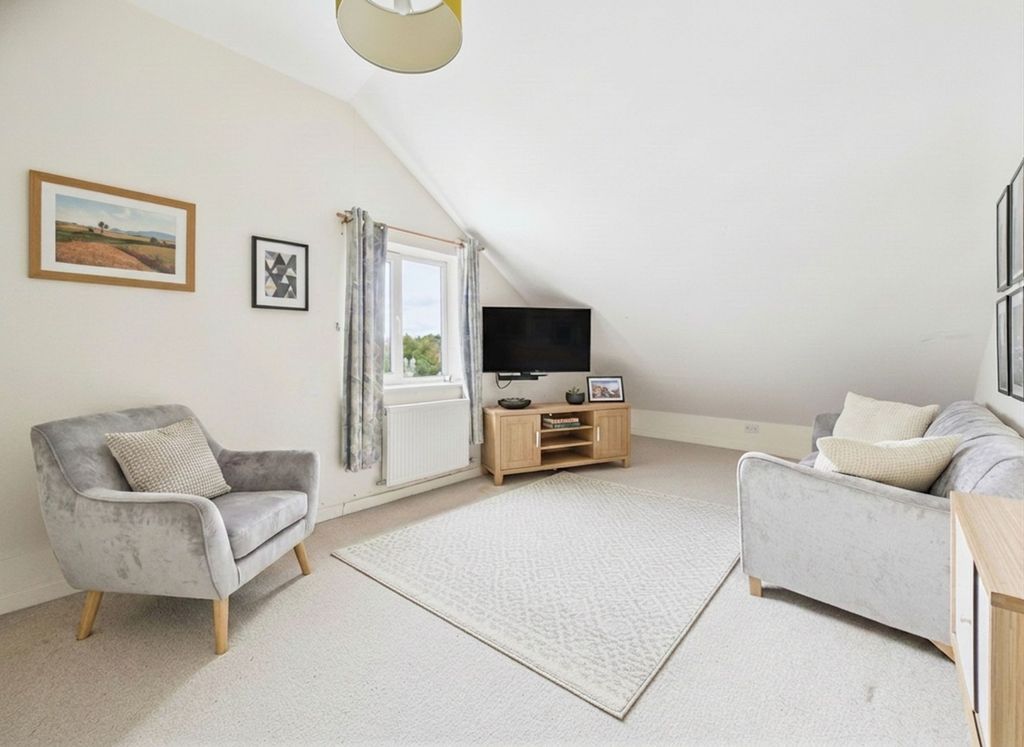 Property photo 2 of 16 Lounge (Virtually Furnished)