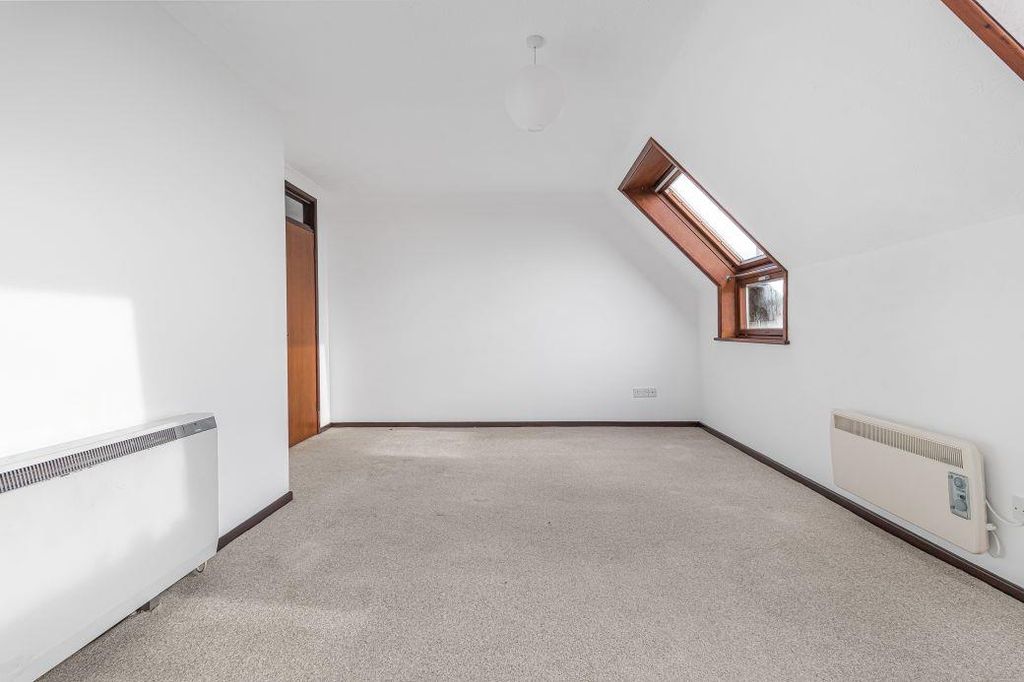 Property photo 3 of 11 2_76354.Jpg