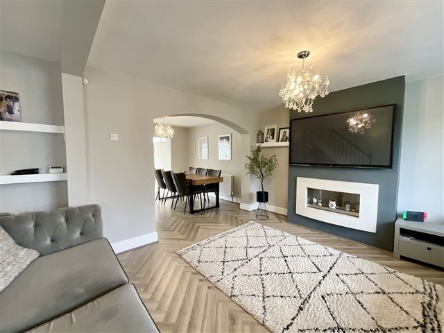 Property photo 3 of 21 Lounge