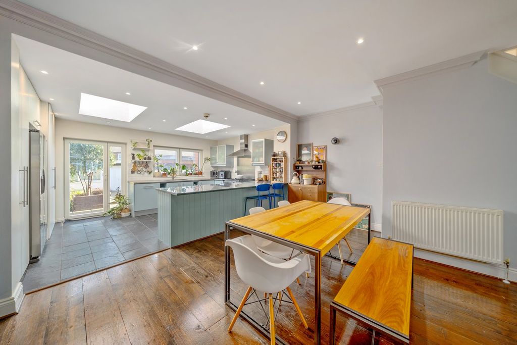 Property photo 3 of 13