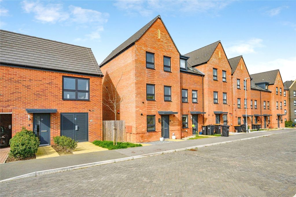 Property photo 1 of 17 Front