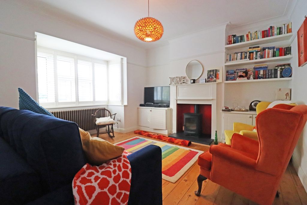 Property photo 3 of 15 Living Room