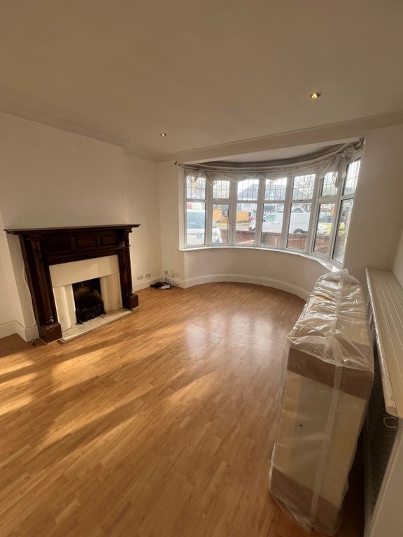 Property photo 3 of 6 Bedroom 1