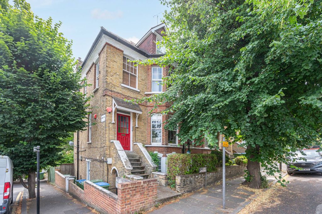 Property photo 1 of 8